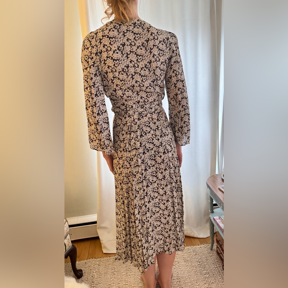 Doen Augusta Dress in Faded Queen Anne's Floral (minor spots) - Picture 5 of 16